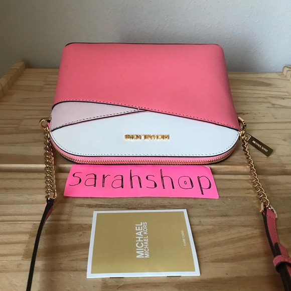 🌼Michael Kors Purse - Picture 4 of 13